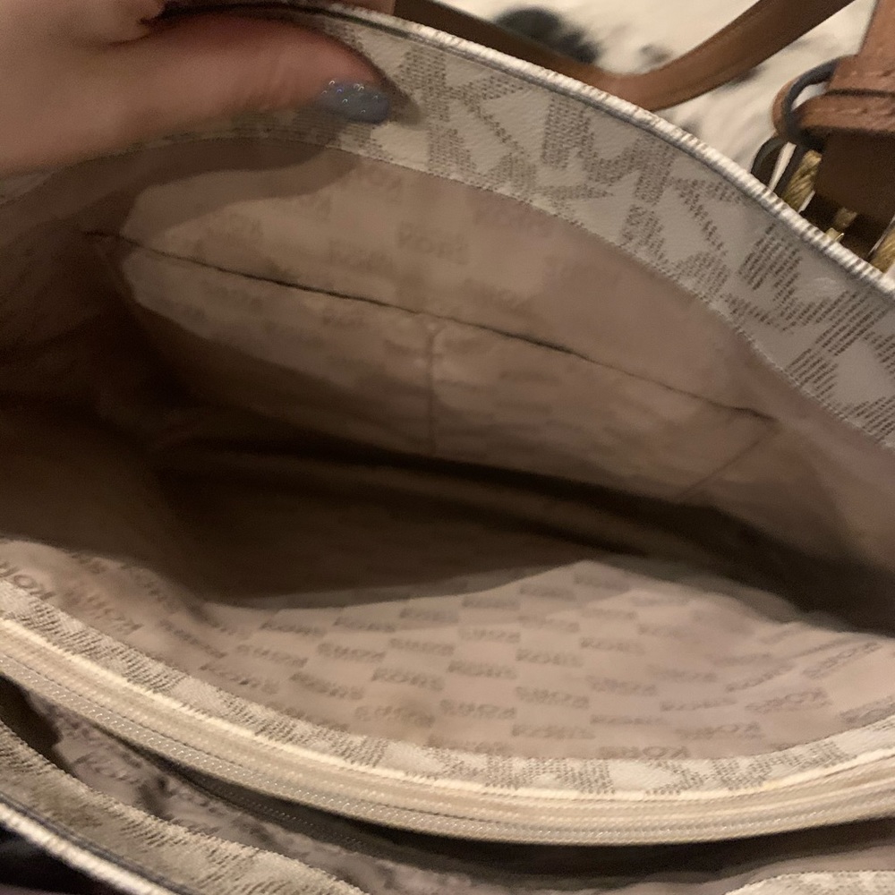 Micheal Kors shoulder bag - Picture 4 of 6